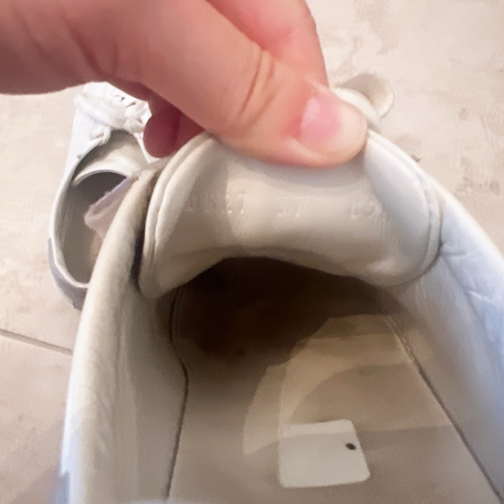 Gucci Ace Interlocking Sneakers - Picture 6 of 6